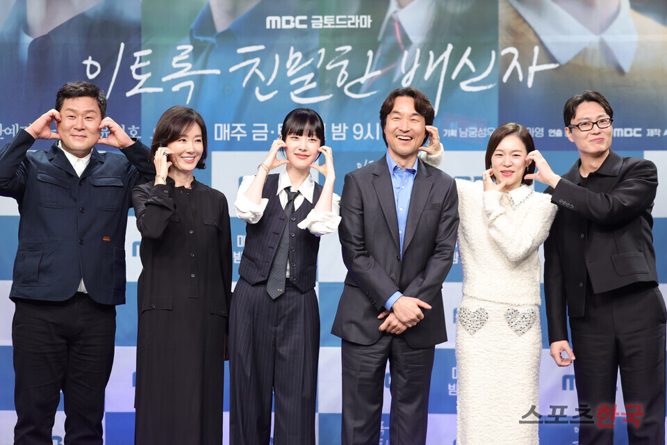 MBC 새 금토드라마 ‘이토록 친밀한 배신자’ 제작발표회에 참석한 배우 한석규. 24.10.10 ⓒ이혜영 기자 lhy@hankooki.com